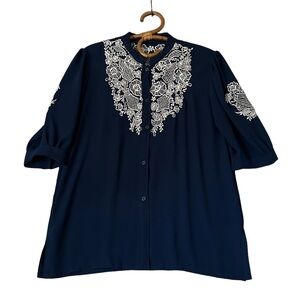 Vintage | Blue Embroidered Short Sleeve Button Front‎ Blouse
